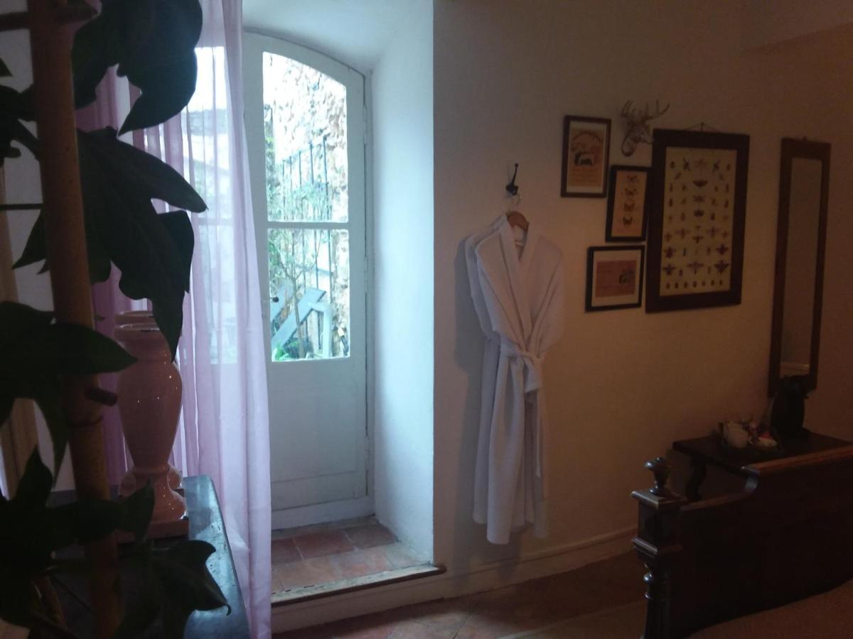 L'Ancienne Boulangerie Bed and Breakfast Caunes-Minervois Exteriör bild